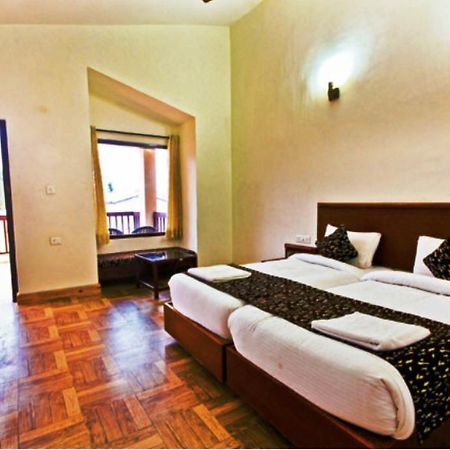 Corbett Rattan Hotel Garjia Buitenkant foto