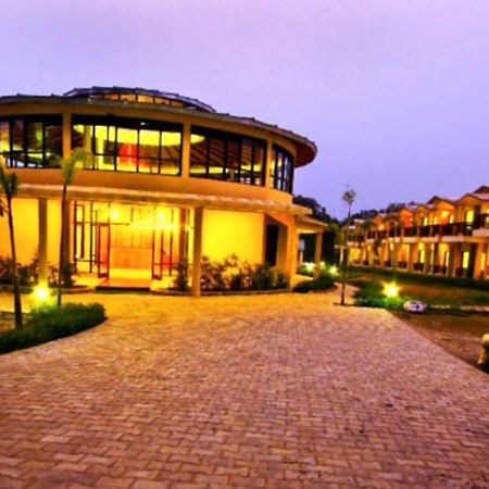 Corbett Rattan Hotel Garjia Buitenkant foto