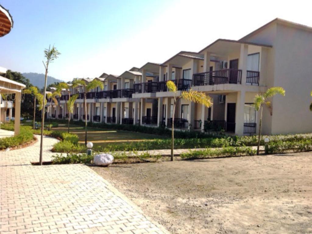 Corbett Rattan Hotel Garjia Buitenkant foto