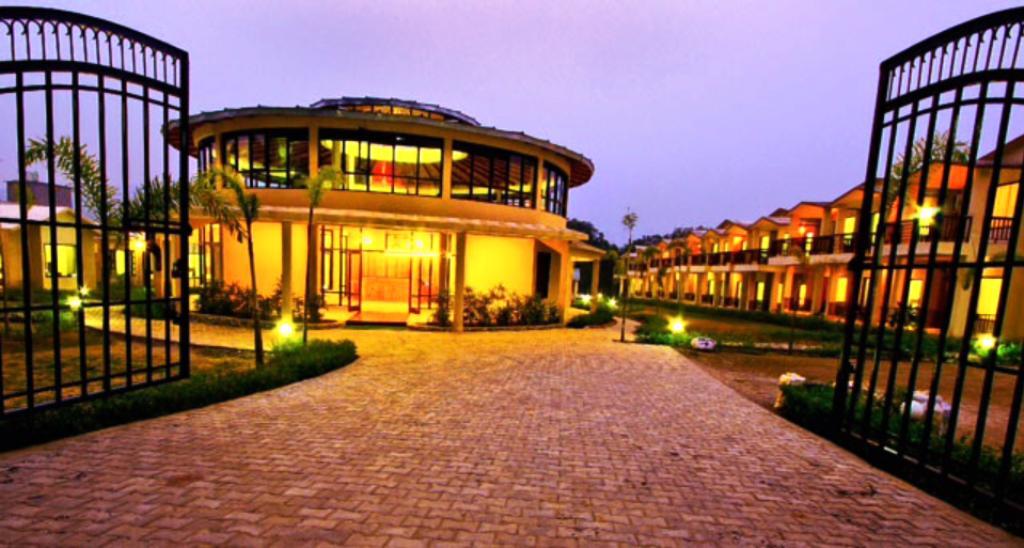 Corbett Rattan Hotel Garjia Buitenkant foto